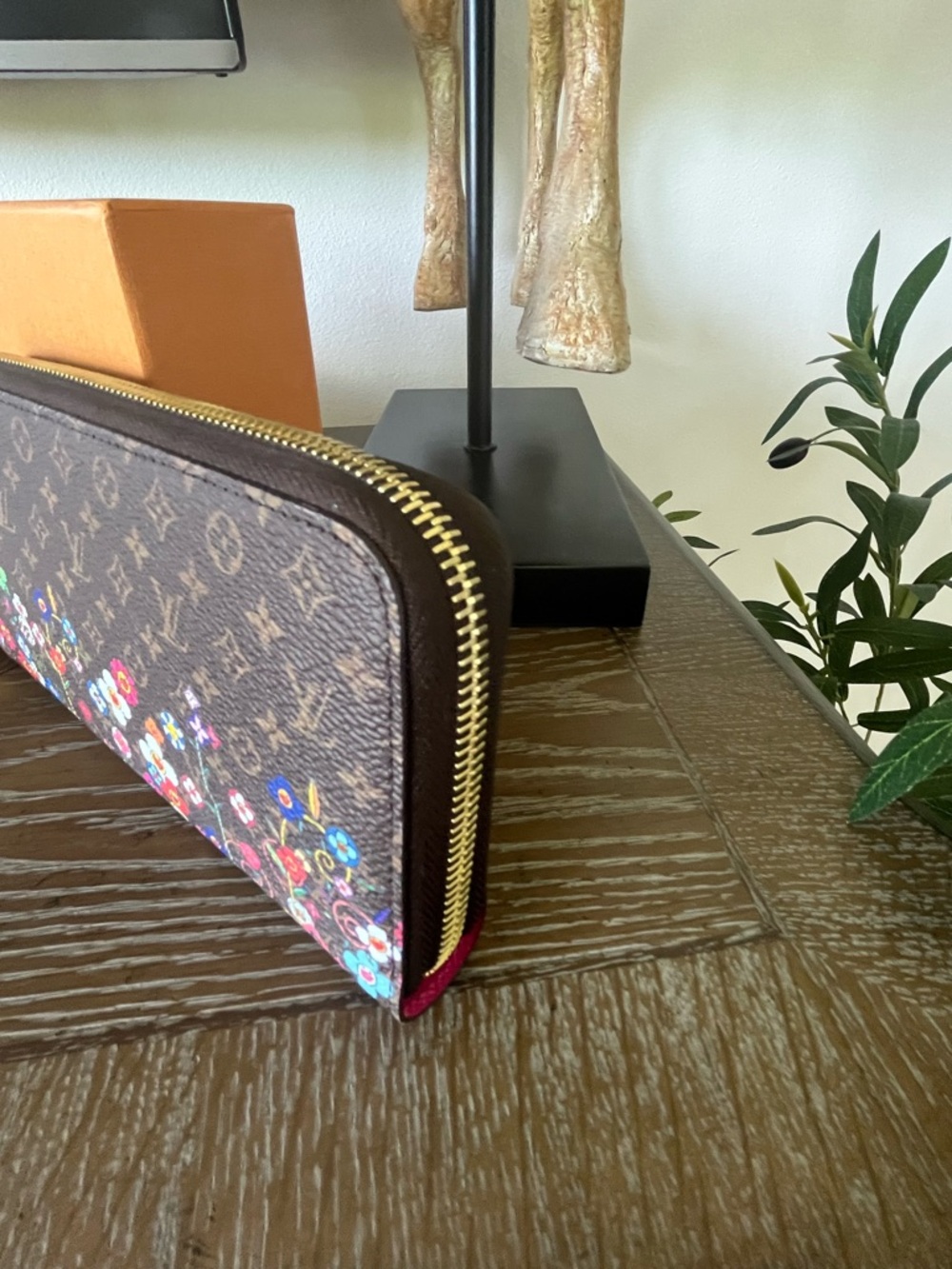 Louis Vuitton TM X LV Flowers Zippy Wallet - Picture 5 of 12